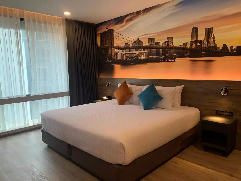 Manhattan Hotel Bangkok